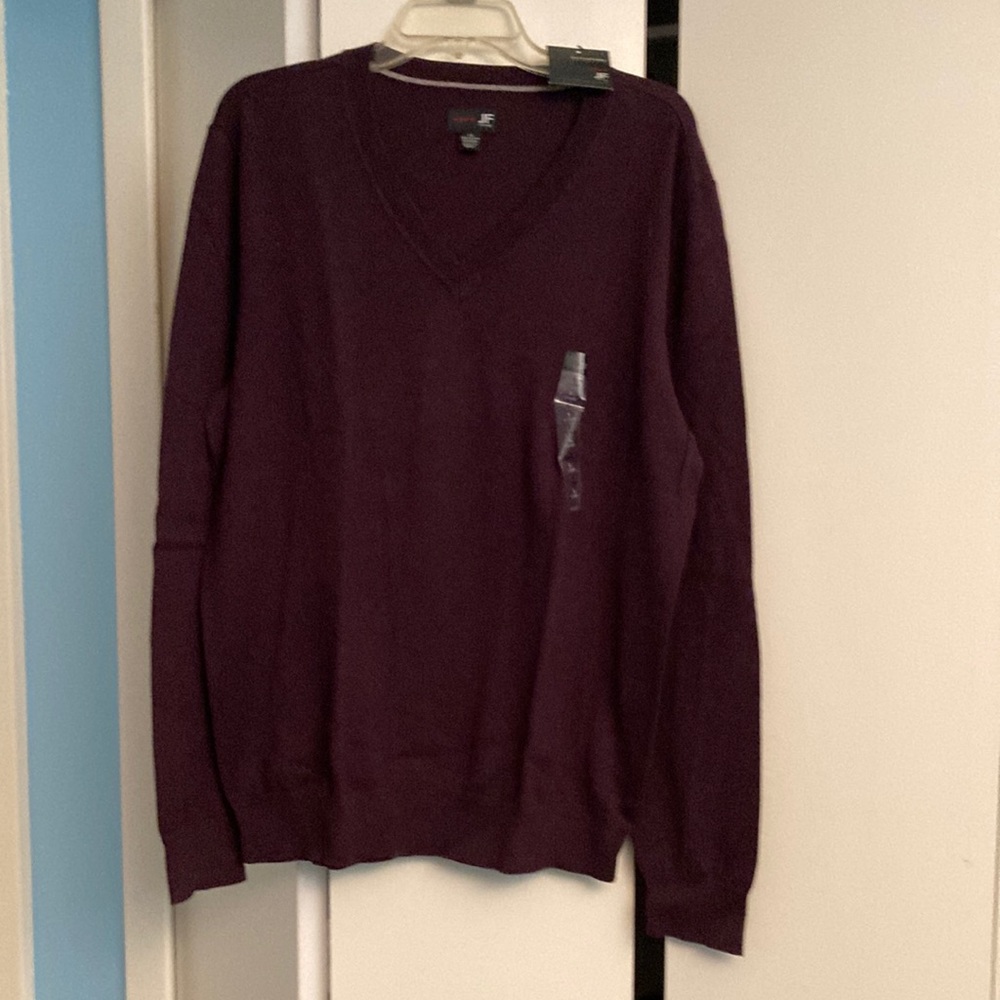 NWT Men Sweater V Neck size Large